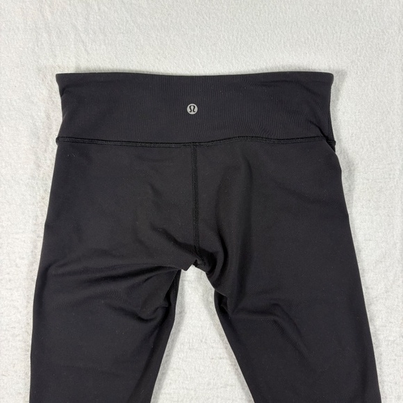 Lululemon Women's Cropped Leggings Size 6 with 21" Inseam in Black - Picture 12 of 13